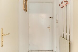 Interior - Ideal 2BR - Lovely for Longstays (Vienna)