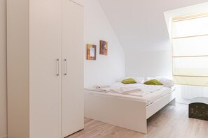 2 chambres, fer et planche à repasser, Wi-Fi, draps fournis