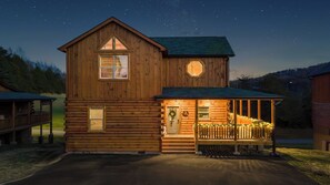 Exterior - Top 5% Pool Cabin, Hot Tub, Mountain Views, Arcade Games, Great Location! (Pigeon Forge)