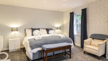 4 habitaciones, decoración personalizada y muebles diferentes