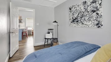 2 bedrooms, iron/ironing board, travel cot, free WiFi
