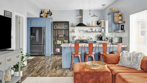 Smart TV, books - Cactus Casa |walk to coffee shop! (Paso Robles)