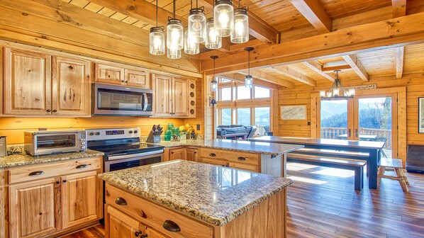 Microonde, forno, piano cottura, lavastoviglie