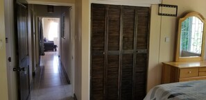 2 Schlafzimmer, Schreibtisch, Bügeleisen/Bügelbrett, kostenloses WLAN