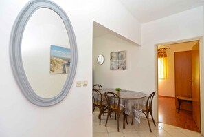Dining - Holiday apartment with air conditioning (Valbandon)
