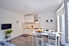 Interior - Holiday apartment with air conditioning (Valbandon)
