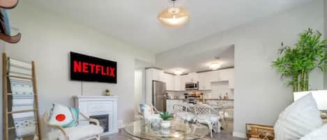 Smart TV, fireplace