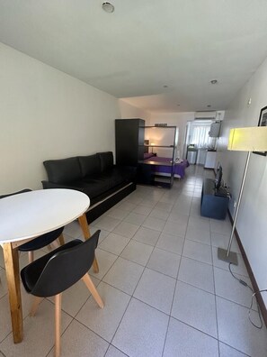 1 habitación, wifi gratis y ropa de cama 