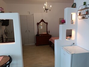 1 bedroom, free WiFi, bed sheets - Studio 'Gorgona' with sea view, Wi-Fi and air conditioning (Loutra)