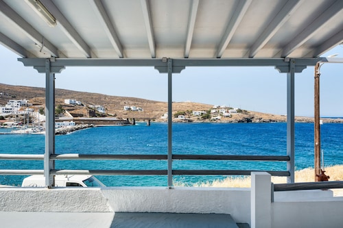 Studio 'Gorgona' with sea view, Wi-Fi and air conditioning