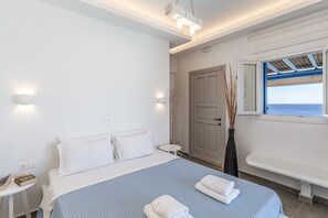 3 bedrooms, free WiFi, bed sheets - Villa "Blue Waves View Andros" with Sea View, Private Pool & Wi-Fi (Andros)