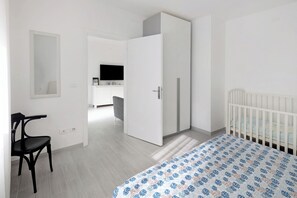 3 chambres, fer et planche à repasser, Wi-Fi, draps fournis