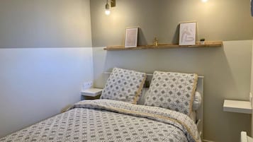 1 bedroom, free WiFi, bed sheets