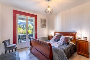 2 bedrooms, iron/ironing board, free WiFi, bed sheets - Villa 'La Bastide Des Albères' with Sea View, Private Pool and Wi-Fi (Villelongue-Dels-Monts)