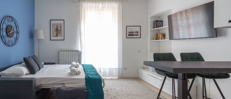 1 dormitorio, tabla de planchar con plancha, wifi gratis y ropa de cama