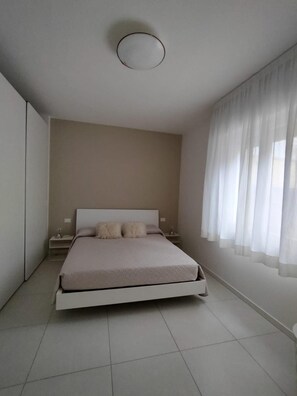 2 bedrooms, iron/ironing board, free WiFi