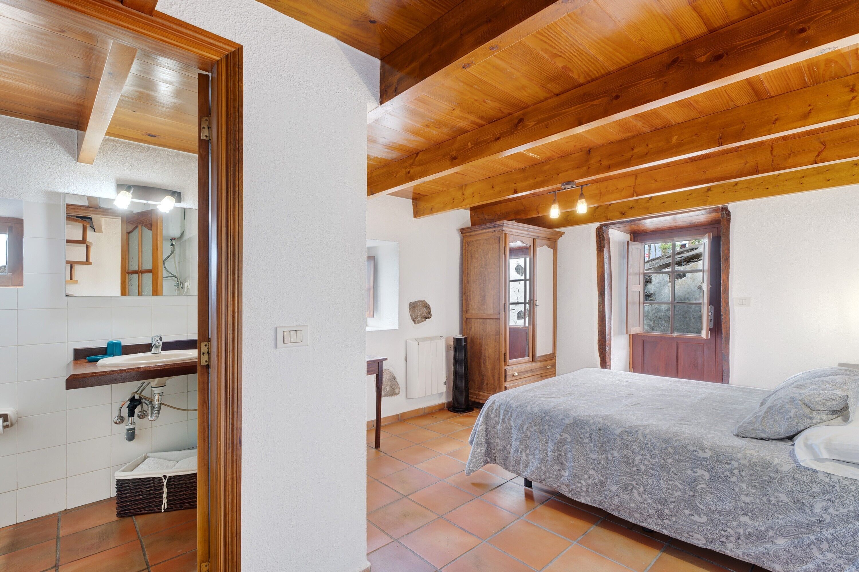 1 bedroom, iron/ironing board, free WiFi, bed sheets