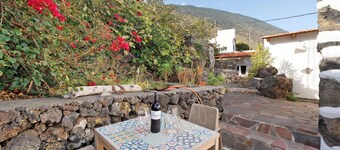 Holiday Home 'Casa Rural Los Llanillos' with Sea View, Private Terrace and Wi-Fi