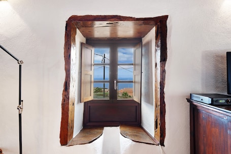 Interior. Holiday Home 'Casa Rural Los Llanillos' with Sea View, Private Terrace and Wi-Fi