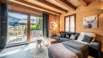 Fernseher, DVD-Player, Stereoanlage