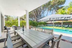 Outdoor dining - Villa 'The Tower' with Private Pool, Wi-Fi and Air Conditioning (El Toro)
