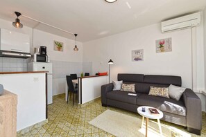 TV - Holiday apartment with air conditioning (Rabac)