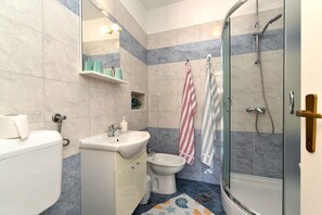Bathroom - Holiday apartment with air conditioning (Rabac)