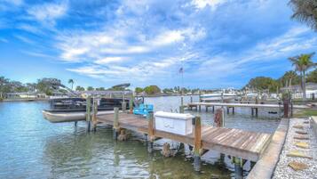 House (3 Bedrooms) | Property amenity