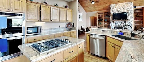 House (4 Bedrooms) | Property amenity