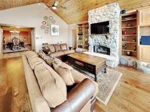 House (4 Bedrooms) | Property amenity