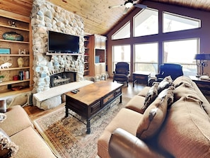 House (4 Bedrooms) | Front of property