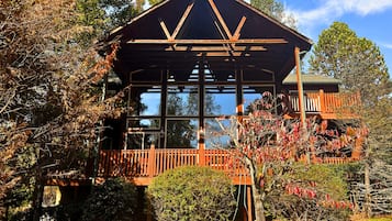 Studio (4 Bedrooms) | Property amenity