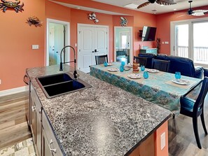 Ferienhaus, Mehrere Betten, Terrasse, Strandblick | Eigene Küche