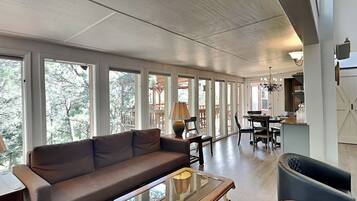 Casa (5 Bedrooms) | Servicio de la propiedad