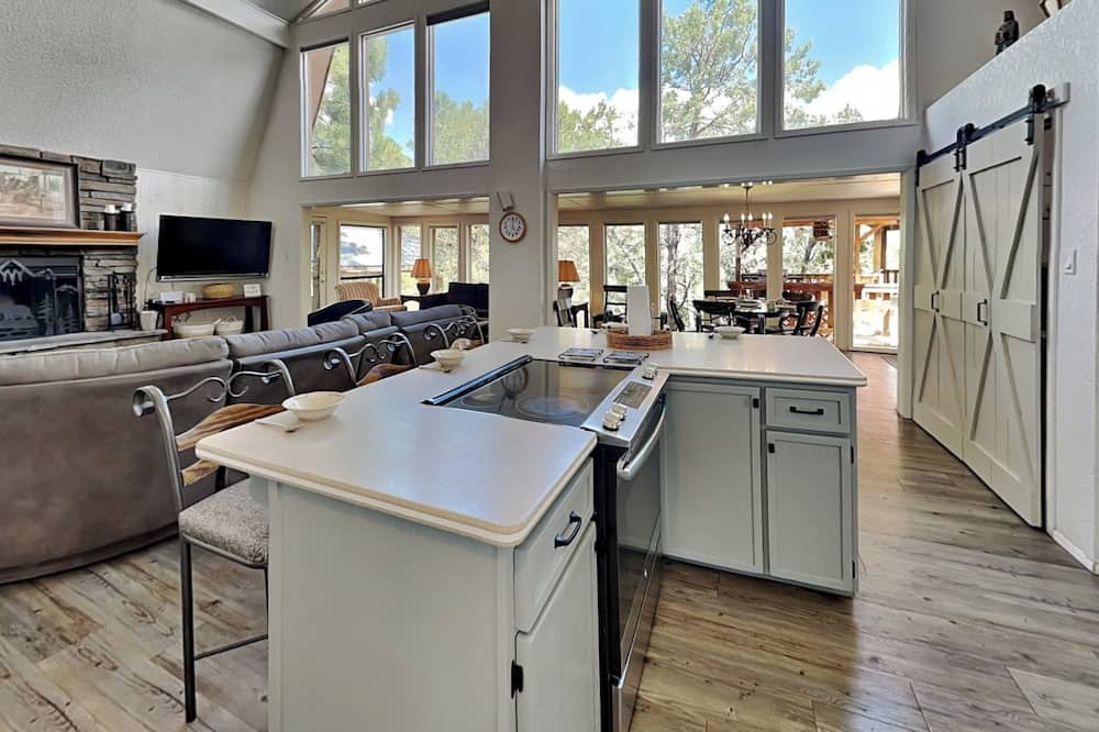 Enchanted Forest by Ruidoso Vacation Rentals - White Oaks, NM