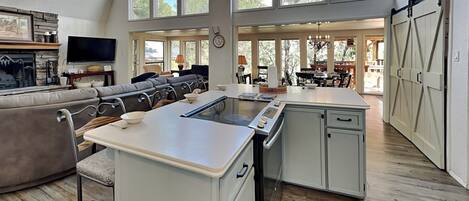 House (5 Bedrooms) | Property amenity