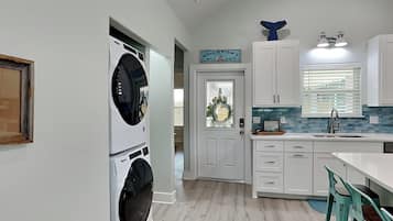 House (3 Bedrooms) | Property amenity