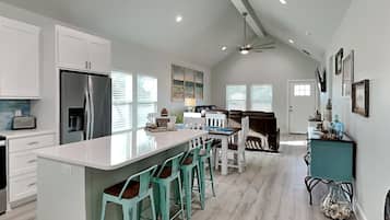 House (3 Bedrooms) | Property amenity