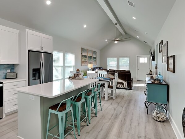 House (3 Bedrooms) | Property amenity - Holiday Hideaway by Miss Kitty’s (Rockport)