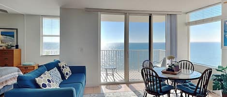 Condo (1 Bedroom) | Front of property