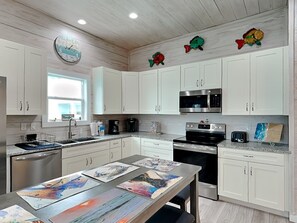 House, Multiple Beds, Patio | Private kitchen | Fridge, microwave, oven, stovetop