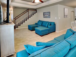 獨棟房屋, 多張床, 可使用泳池, 泳池景觀 | 起居區 | 電視