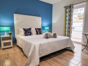 4 Schlafzimmer, Schreibtisch, Bügeleisen/Bügelbrett, WLAN