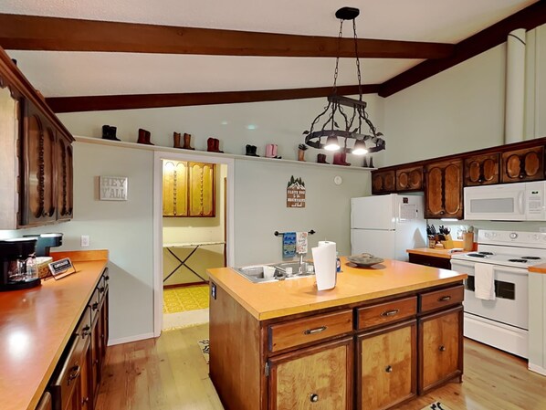 House (3 Bedrooms) | Property amenity - Our Perky Place by Ruidoso Vacation Rentals (Ruidoso)