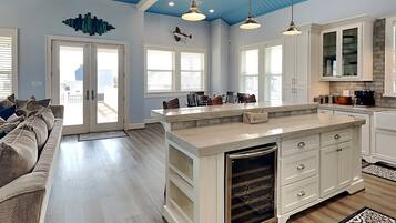 House, Multiple Beds, Patio, Garden View | Private kitchen | Fridge, microwave, oven, stovetop