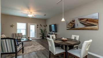 Studio (3 Bedrooms) | Property amenity