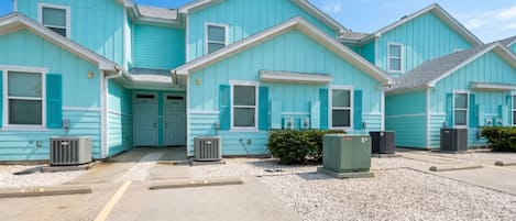 Studio (3 Bedrooms) | Façade de l’hébergement
