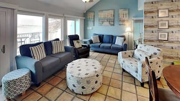 Condo (3 Bedrooms) | Property amenity