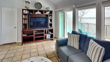 Condo (3 Bedrooms) | Property amenity