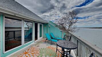 Condo (3 Bedrooms) | Property amenity